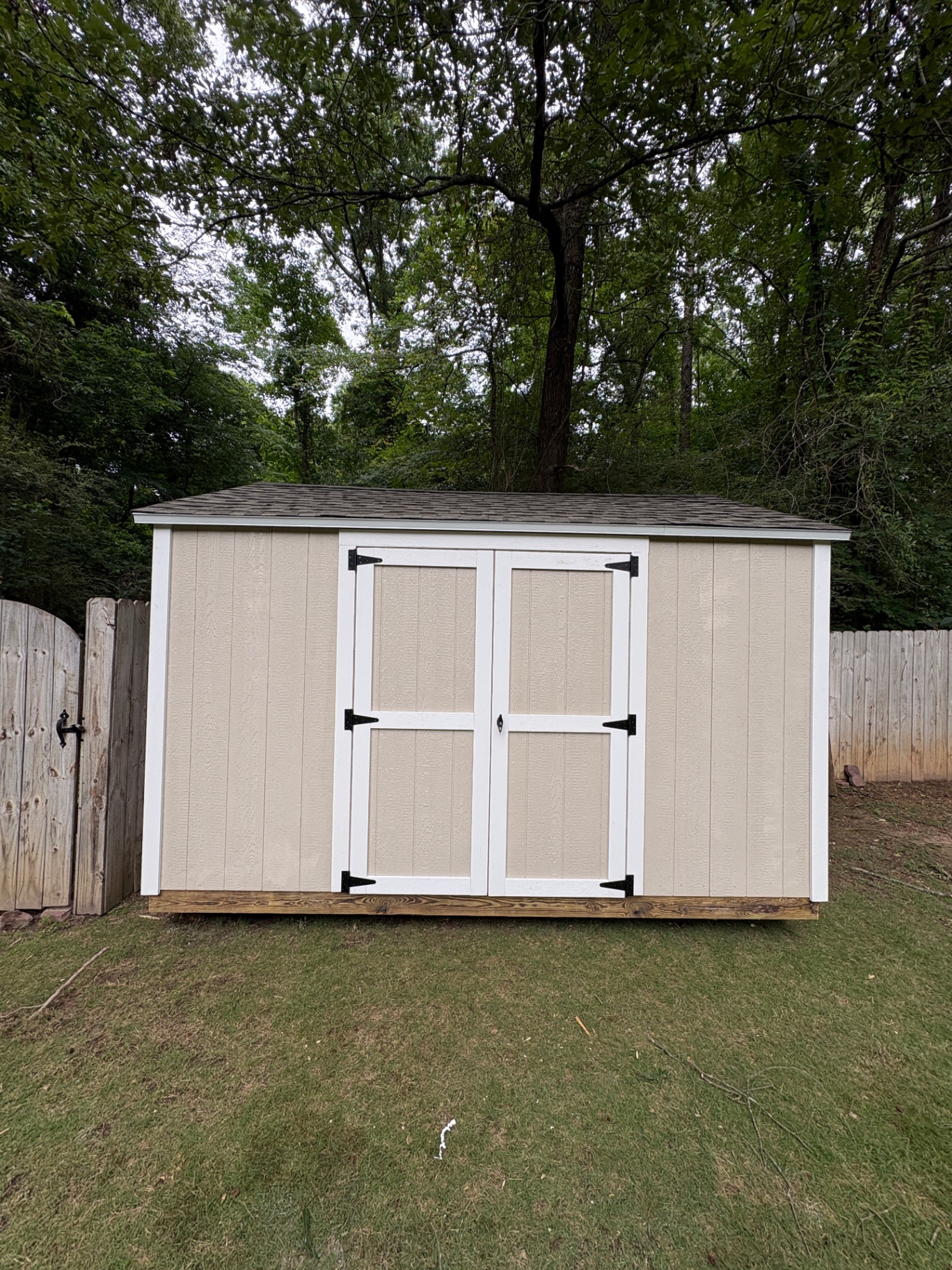Cream Gable Along the Fence